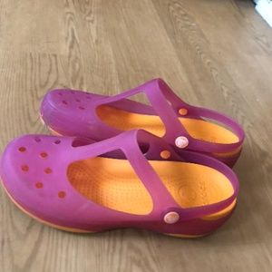 Crocs Carlie Womens Sz 10 T Strap Mary Janes Cut Out Slingback Clog Pink/ Orange